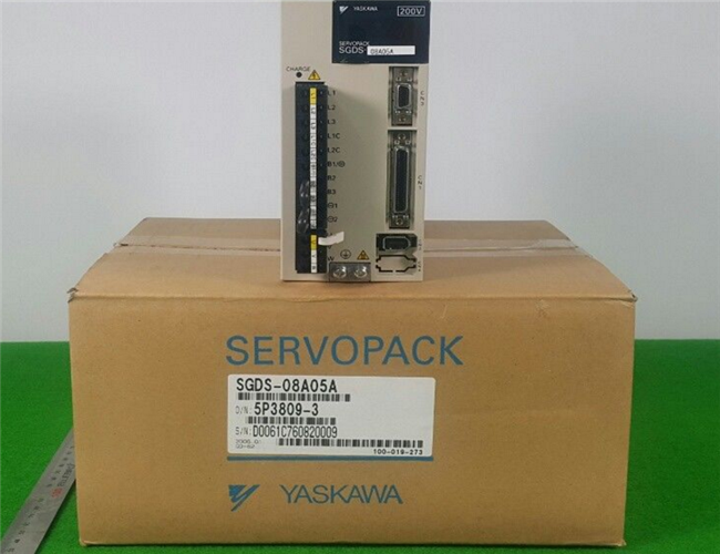 ROUTEUR Yaskawa Servopack SGDS-08A05A 750W de commande numérique par ordinateur servo électrique de lecteur 0