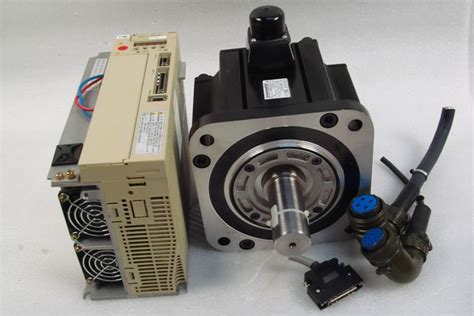 Petite couleur de noir du moteur servo YASKAWA SGMGH-30ACA21 UTSIH-B17CK d'induction à C.A. 0