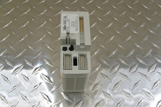 Les MODULES 4-CHANNEL THC/MV d'entrée-sortie d'EMERSON 8105-TI-TC ONT ENTRÉ le nouvel original de 100%