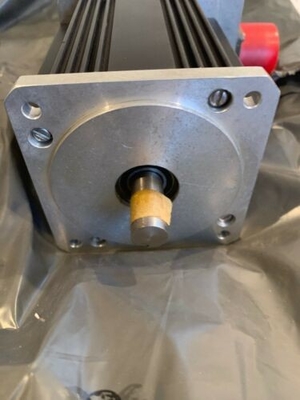 SERVOMOTEUR EMERSON CMC BLM3007-ROOT-120D, NEUF ET ORIGINAL, DE CONTRÔLE DE MOUVEMENT.