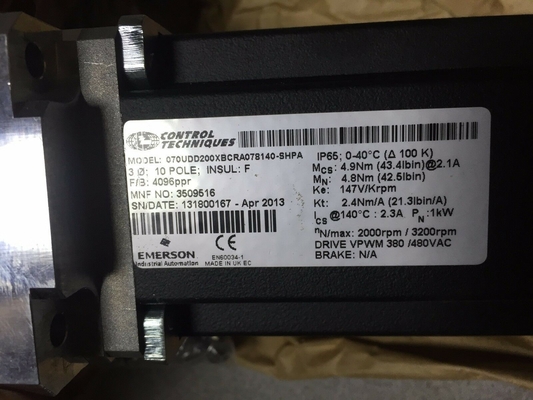 070UDD200XBCRA078140-SHPA le nouvel original, noir est couleur principale, techniques de contrôle Emerson Unimotor Servo Motor.
