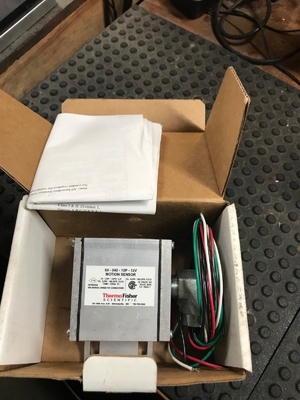 Module I O numérique de la marque Fisher Nouveau 60-242-12P-12V original boîte