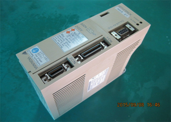 Yaskawa SGDA-A3AP AC SERVO AMPLIFICATEUR 200-230V 1.3/0.42A 30W Contrôle de Position (Entrée Numérique)
