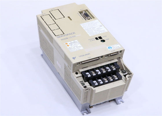 Yaskawa SGDB-15AD AC SERVO AMPLIFICATEUR 200-230V 8A 0.85KW Contrôle de Position 3 PHASES