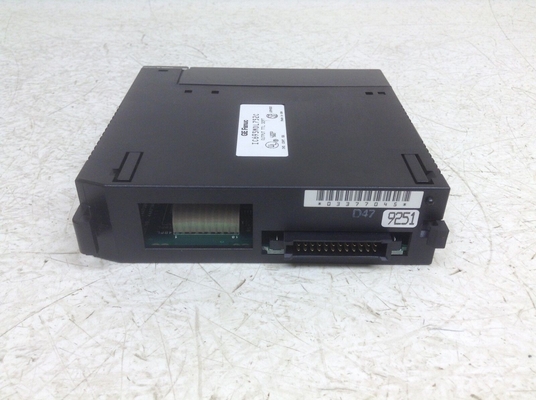 GE FANUC SÉRIE 90-30 PLC Module d'E/S Numérique 125 VDC IC693MDL752