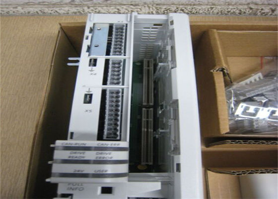 Commandes servo industrielles SERVO de boîtier de commande de module d'axe du LECTEUR 9400 de Lenze E94ACHE0004