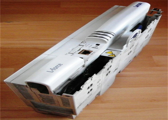 Lenze E94AMHE0074 SERVO DRIVE TENSION D'ENTRÉE 3 PHASES 325/565/705VDC BORNES À VIS
