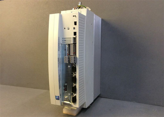 Lenze EVS9323-ETV004 SERVO CONTRÔLEUR SÉRIE 9300 400/480 VAC 1,5 KW (2 HP) TECHOLOGIE SERVO PLC