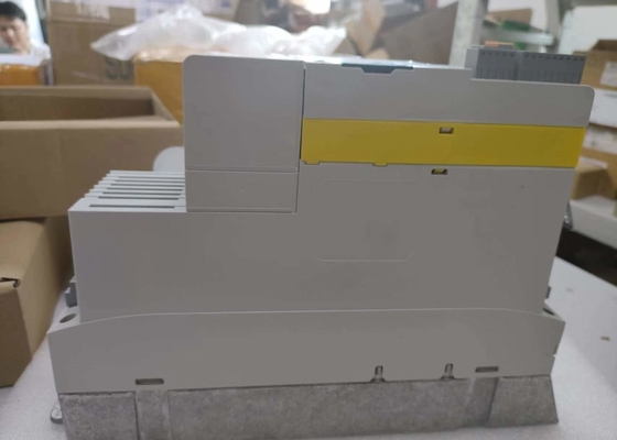 INSTALLATION STATELINE SÉRIE 8400 1,5 KW (2,0 HP) 400/500 VAC 3/PE ENVIRONNEMENT RIGOUREUX CONDITION AMBIANTE E84AVSCE1524VB0