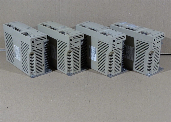 Nouveau servo Yaskawa SGD-02AH puissance de travail 200W dans la boîte d'origine