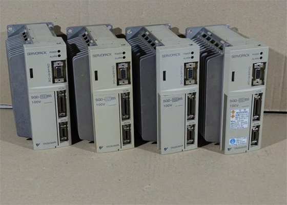 Nouveau servo Yaskawa SGD-02AH puissance de travail 200W dans la boîte d'origine