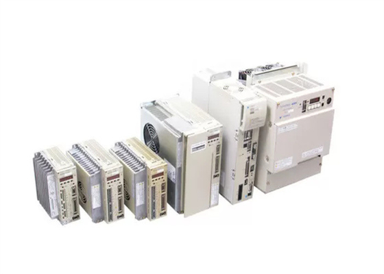 Yaskawa Nouveau Sgdm-04ac-Sd2b Ac Servo Drive 200w Dans la boîte d'origine