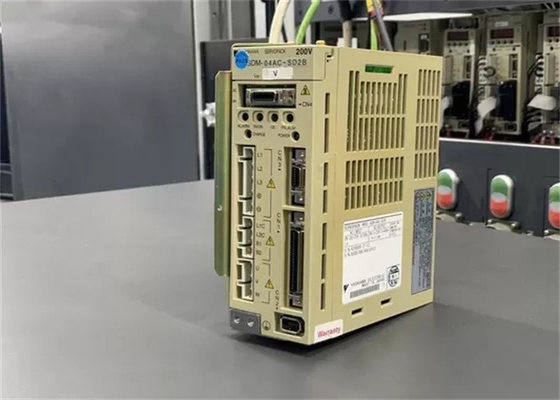 Yaskawa Nouveau Sgdm-04ac-Sd2b Ac Servo Drive 200w Dans la boîte d'origine