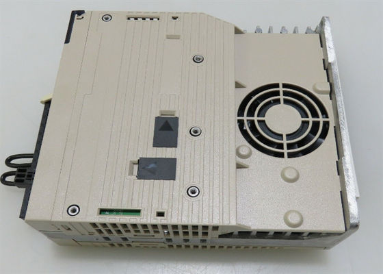 Yaskawa tout neuf SGDV-3R8A01A AC Servo entraînements dans la boîte d'origine