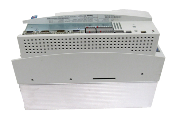 EVS9323-CSV004 LENZE SERVO CONTROLLER 9300 SÉRIE 400/480 VAC 1,5 kW