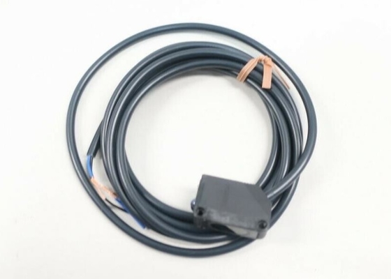 Omron E3Z-D62 02Z10M Photoelectric Switch Sensor 12 - 24 volts continu 26,4 volts continu 100 mA maximum de maximum