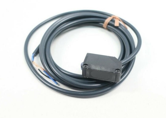 Omron E3Z-D62 02Z10M Photoelectric Switch Sensor 12 - 24 volts continu 26,4 volts continu 100 mA maximum de maximum