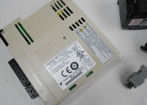 Yaskawa SGDS-01A01A Servopack Servo Drive Voltage de travail 200v Couleur brune