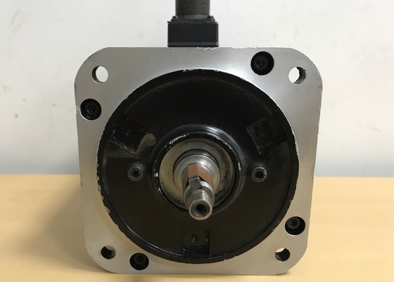 YASKAWA USAGED-03C22K   Servomoteur AC 300 W Encodeur incrémental 8192 PPR