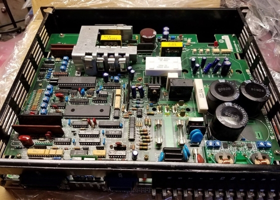 Yaskawa CACR-SR02-AD1-FR Nouveau équipement de servomoteur 200V Voltage