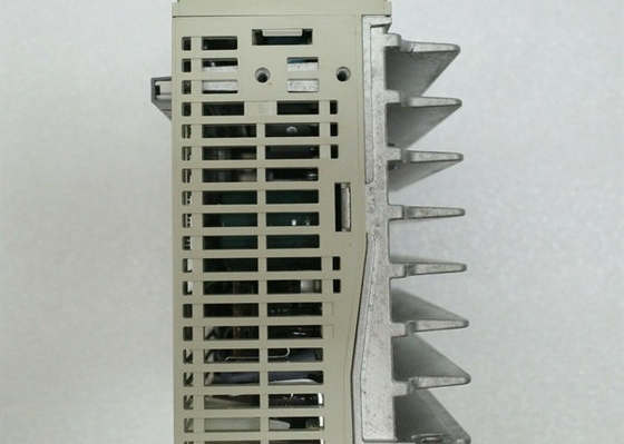 YASKAWA SGDH-04AE Servo-variateur industriel 200-230 V CA 50 / 60 Hz 30 Watts 55 Kw