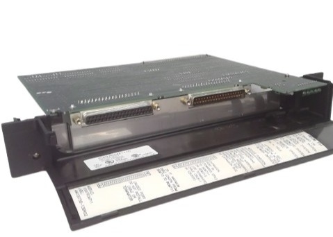 IC697RCM711 Module de communication de redondance GE 5 indicateurs LED Se connecte à MS-DOS