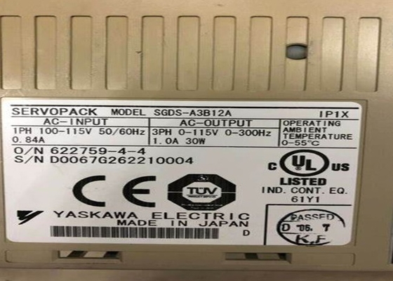 Yaskawa 0.03W Servo Drive SGDS-A3B12A toute nouvelle boîte originale