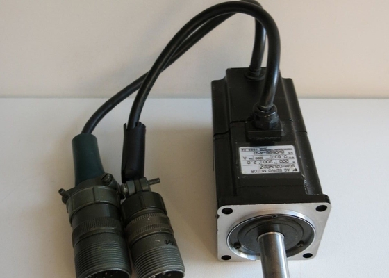 YASKAWA SGMPH-15A1A-Y11 MOTOR AC SERVO SIGMA II 1,5 kW B/T AXIS SK45X Il n'y a pas d'autre moteur qui puisse être utilisé