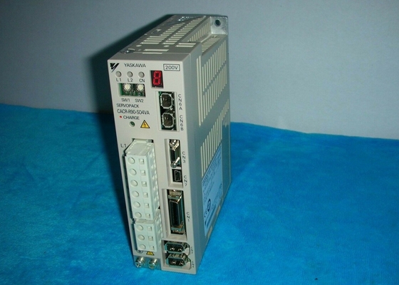 Contrôleur programmable de logique de PLC du lecteur servo 200-230V 100W de CACR-R90-S04VA YASKAWA