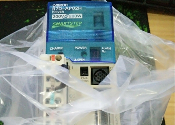 Le conducteur servo 2A 200V d'Omron R7D-AP02H chargent toute la méthode servo de Digital PWM basée sur IGBT