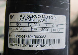 Moteur servo électrique SGMAH01AAF41 200v 3000RPM à C.A. de Yaskawa SGMAH-02AAF41 200w