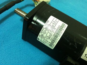 Industrial Servo Motor YASKAWA AC SERVO MOTOR SGM-01L3B4CL  100WATS  100VOLTS  2.2 AMPS