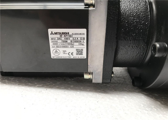 Le MOTEUR SERVO à C.A. de Mitsubishi HF-KP73G1 10 kilogrammes A PRODUIT 750W 3000 R/MIN (150 hertz)
