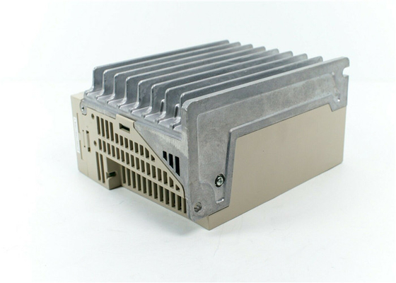 New Industrial  Yaskawa  Servo Drive Input 4.7A SGDS-04A31AY580 200-230V