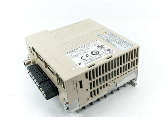 New Industrial  Yaskawa  Servo Drive Input 4.7A SGDS-04A31AY580 200-230V