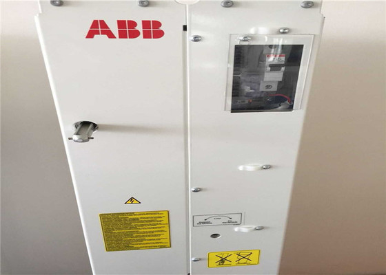Le moteur à courant alternatif standard ABB ACS880-07-0900A-7 + G313 + H359 + K454 + L504 + 8L506 + P902 + P904 + Q963