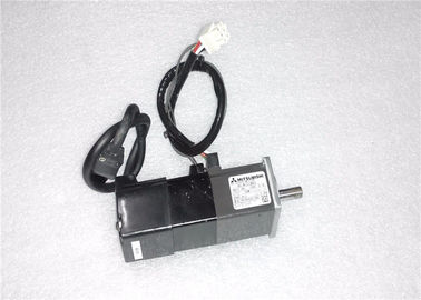 Moteur servo industriel HC-KFS13BG1 à C.A. de Mitsubishi 100W avec la vitesse 3AC 105V 0.7A NOUVELLE ou UTILISÉE