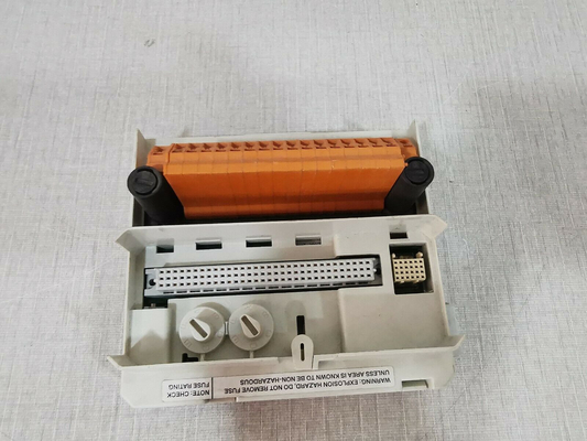 Terminaux originaux du signal 2x16 du module 100% d'ABB TU833 3BSE038726R1 E/S nouveaux