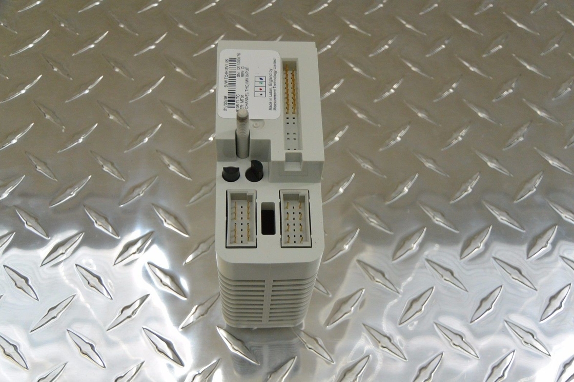 Les MODULES 4-CHANNEL THC/MV d'entrée-sortie d'EMERSON 8105-TI-TC ONT ENTRÉ le nouvel original de 100%