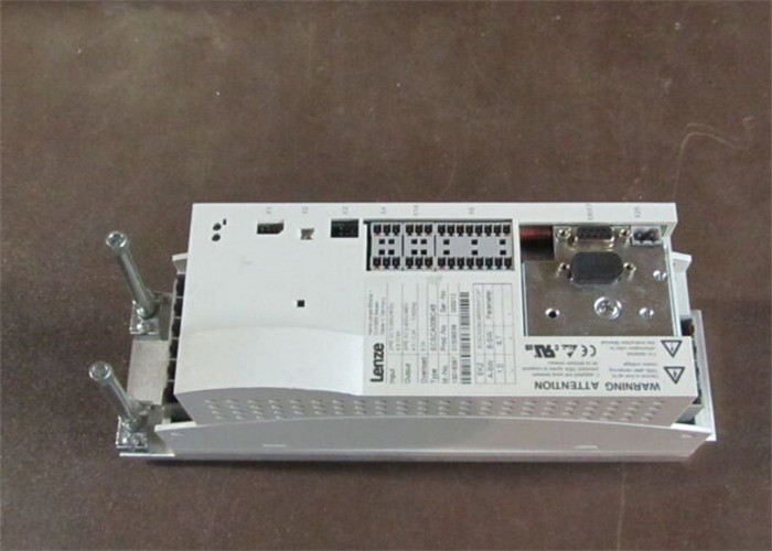 Lenze ECSCA008C4B ALIMENTATION D'ENTRÉE DU SERVODRIVE : 2/PE DC 0-565 V / 675V 8 AMP