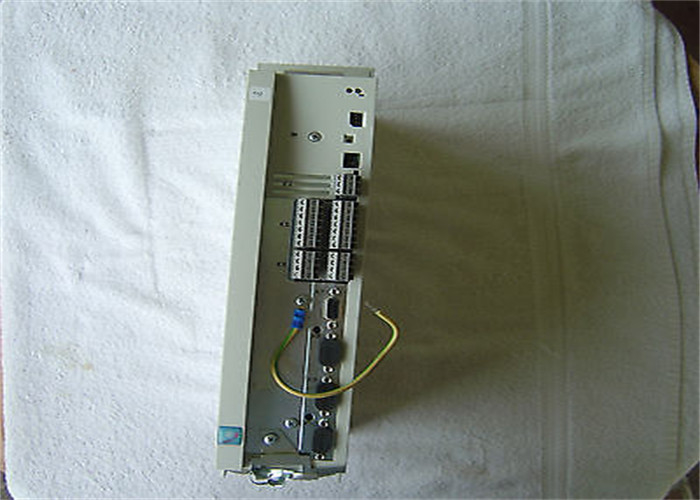 Lenze EVS9324-EK SERVO CONTRÔLEUR SÉRIE 9300 400/480 VAC 3.0 KW (4 HP)