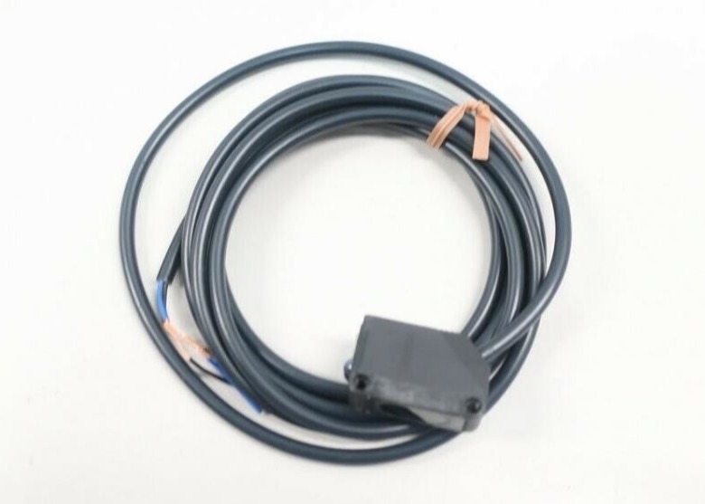 Omron E3Z-D62 02Z10M Photoelectric Switch Sensor 12 - 24 volts continu 26,4 volts continu 100 mA maximum de maximum