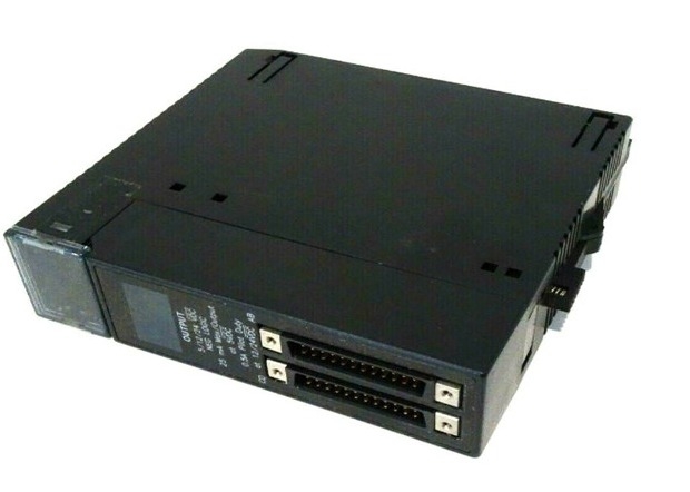 Le module Ge Fanuc IC693MDL752 est un Ge Fanuc à 6 points tout neuf dans une boîte