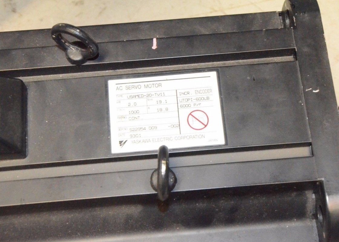 Japon Yaskawa USAMED-20-TV11 Servo moteur 2.0kw Dans la boîte d'origine