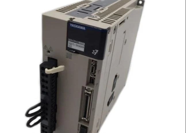 SGD7S-5R5A00A  YASKAWA Servo Drive SÉRIE SIGMA-7  TENSION ANALOGIQUE IMPULSION TRAIN