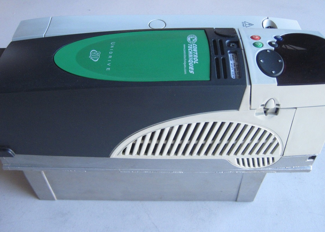Livres variables 50 de PS 66 HP d'Unidrive de techniques de contrôle d'entraînement de fréquence d'EMERSON SP4401 37 kilowatts