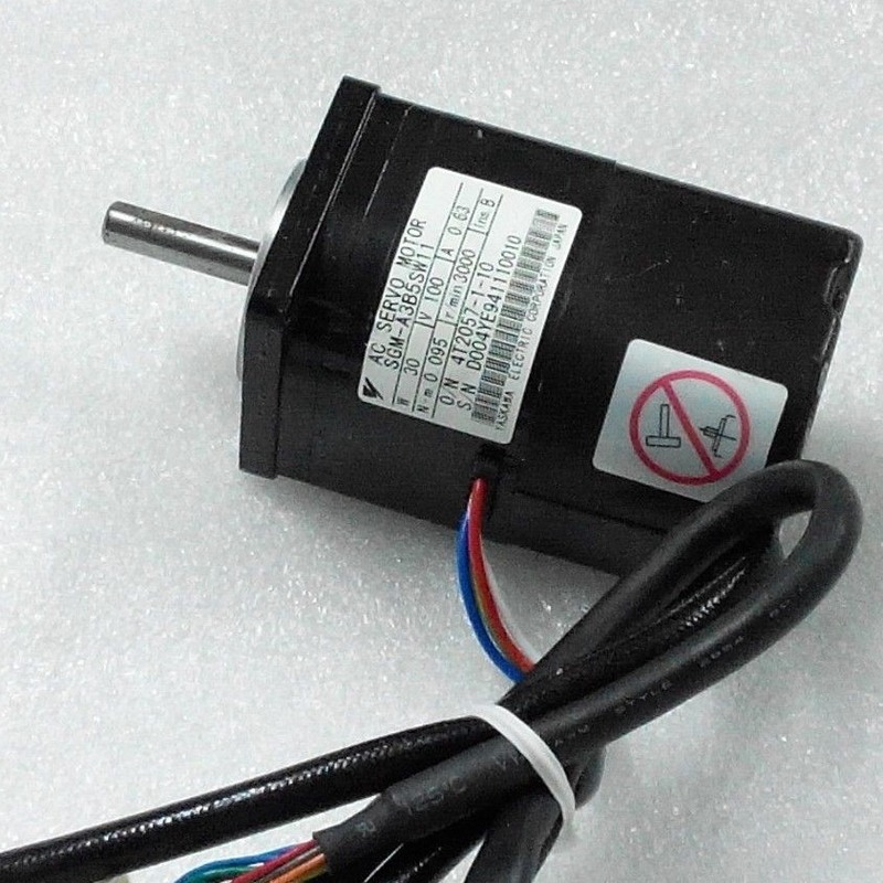 SGM-A3B5SW11  Moteur servo AC Yaskawa 30W 100V Entraînement direct 3000 tr/min 1500VAC 1 min