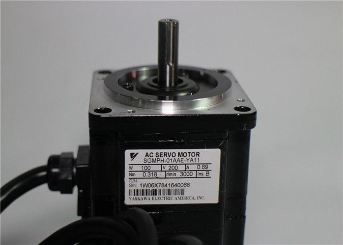 Moteur servo Yaskawa SGMPH-01AAE-YA11 électrique 0.89A 200V 100W à C.A. d'original industriel