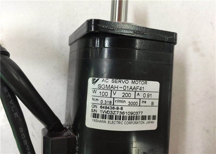 Moteur servo électrique industriel 200v 3000RPM SGMAH-01AAF41 à C.A. 100w de Yaskawa de moteur servo