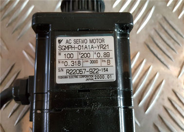 Moteur servo industriel 0.317N.m 3000RPM à C.A. de Yaskawa SGMPH-01A1A-YR21 de moteur servo